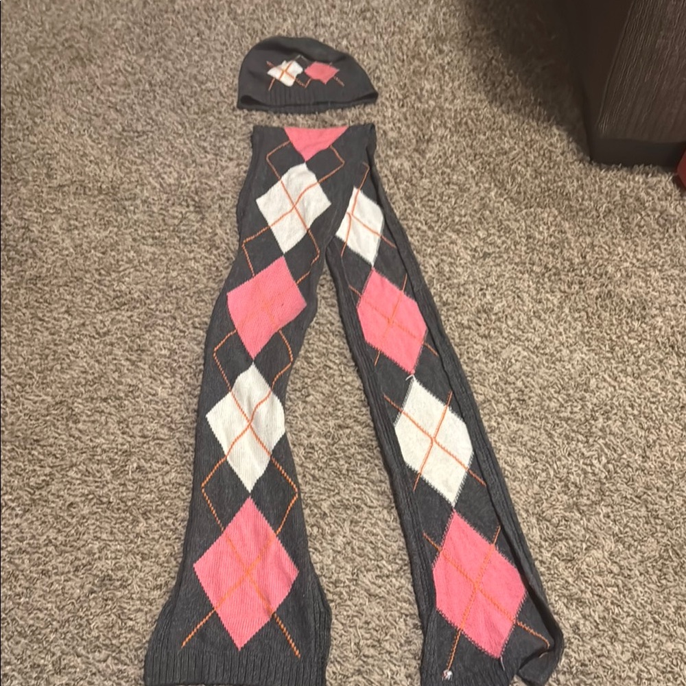 Tummy Hilfiger hat and scarf set- Pink and Gray